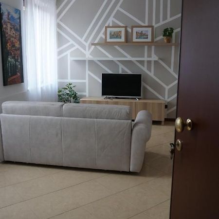 Appartamento A Verona E Parcheggio Nella Proprieta Exteriör bild