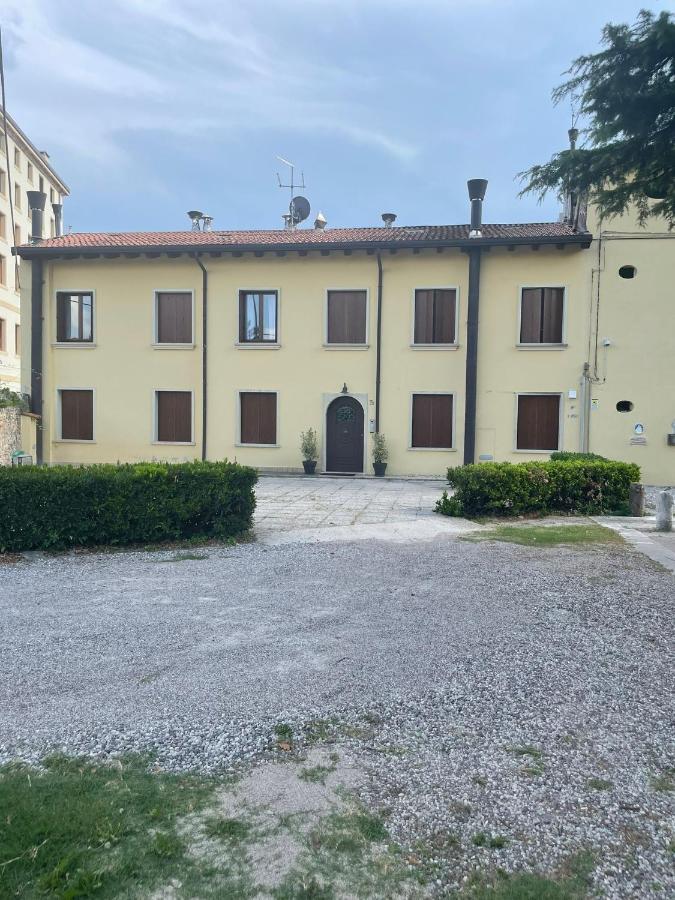 Appartamento A Verona E Parcheggio Nella Proprieta Exteriör bild
