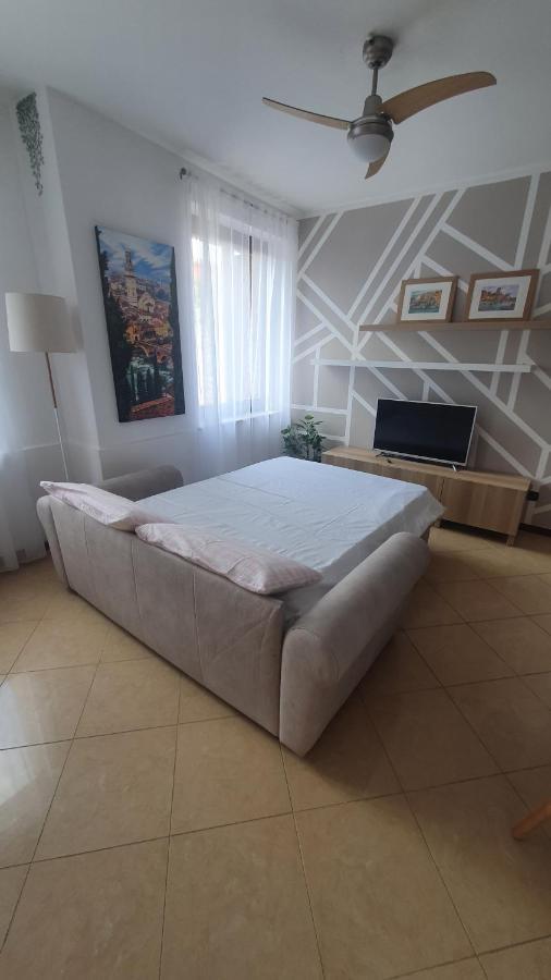 Appartamento A Verona E Parcheggio Nella Proprieta Exteriör bild